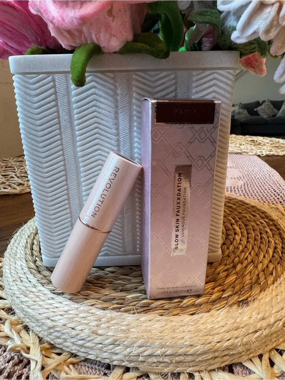 Revolution Glow Skin FauxxDation Liquid Stick -F17
